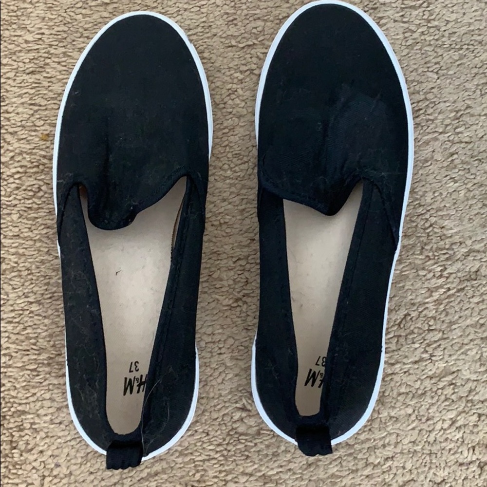 Black slip on flats shoes